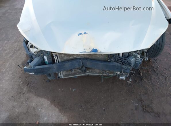 5NPD84LF0HH068993 2017 HYUNDAI ELANTRA Silver Front view