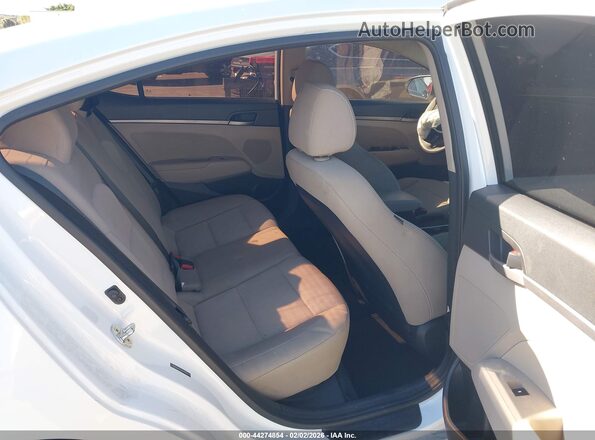 5NPD84LF0JH229185 2018 HYUNDAI ELANTRA White Vista de la etiqueta del VIN