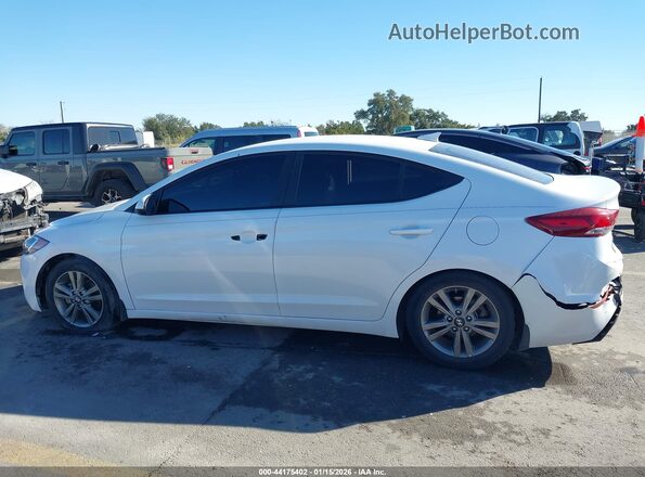 5NPD84LF5JH332523 2018 HYUNDAI ELANTRA White Widok wnętrza z tyłu