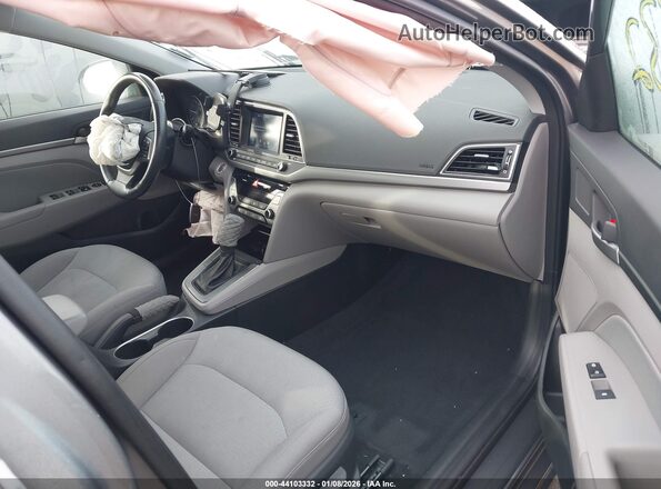 5NPD84LF6JH277273 2018 HYUNDAI ELANTRA Серый Вид салона спереди
