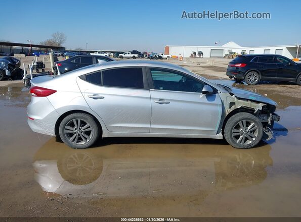 5NPD84LF8HH156531 2017 HYUNDAI ELANTRA Red 360 interior view