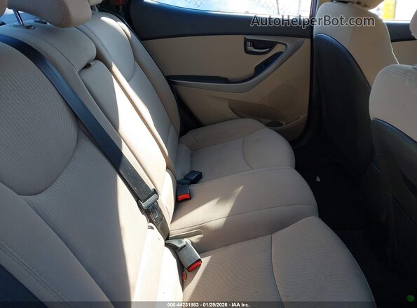 5NPDH4AE6GH752665 2016 HYUNDAI ELANTRA Red 