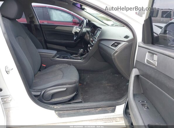 5NPE34AF1JH598059 2018 HYUNDAI SONATA Белый Вид салона спереди
