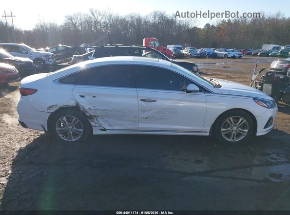 5NPE34AF2JH722968 2018 HYUNDAI SONATA Белый Вид задней части салона