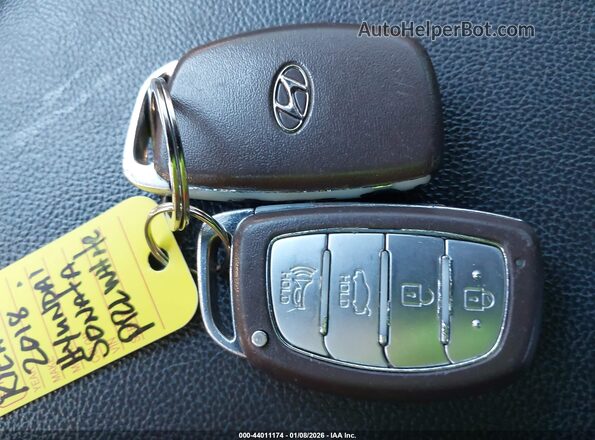 5NPE34AF2JH722968 2018 HYUNDAI SONATA Белый Вид панели приборов