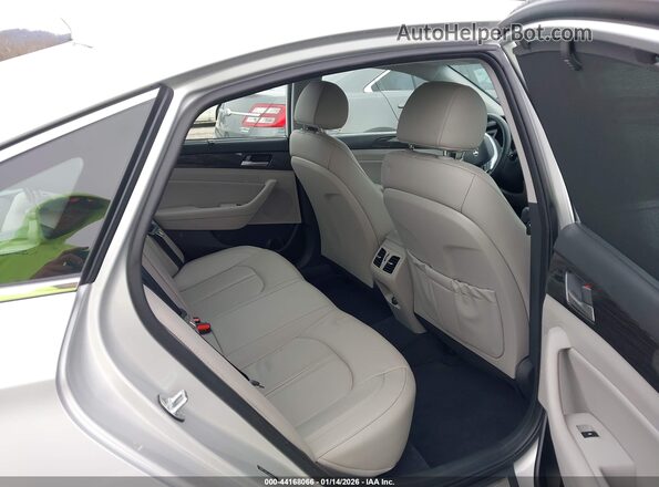 5NPE34AF5JH689836 2018 HYUNDAI SONATA Silver Widok naklejki z numerem VIN