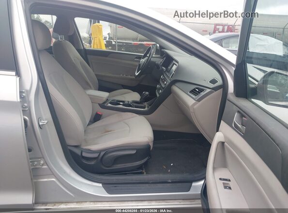 5NPE34AF8KH788376 2019 HYUNDAI SONATA Silver Vista interior delantera