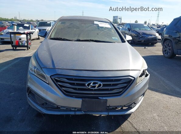 5NPE34AFXHH454553 2017 HYUNDAI SONATA Серебряный Вид панели приборов