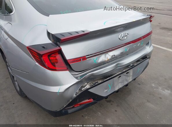 5NPEF4JA0LH017486 2020 HYUNDAI SONATA Серебряный Вид спереди
