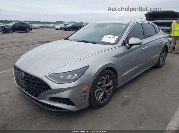 5NPEF4JA0LH017486 2020 HYUNDAI SONATA Серебряный Передняя левая четверть