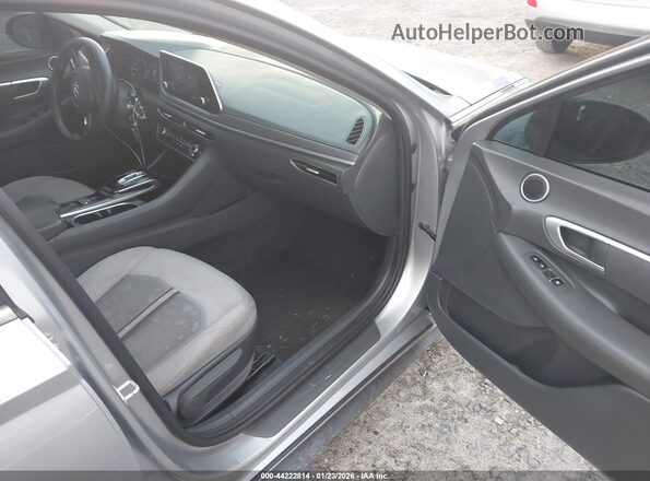 5NPEG4JA6MH080929 2021 HYUNDAI SONATA Silver Вид салону спереду