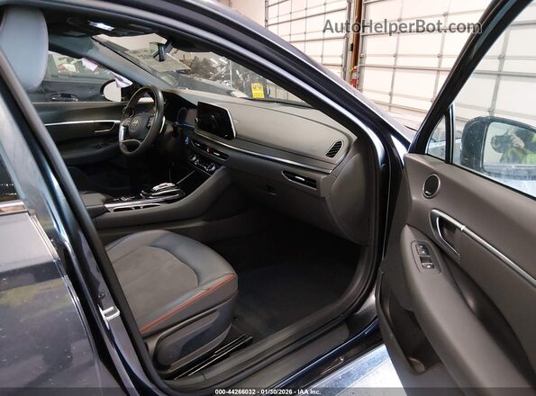 5NPEJ4J29MH098528 2021 HYUNDAI SONATA Gray წინა სალონის ხედი