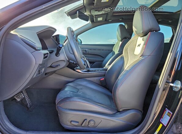 5NPEK4JC9NH146455 2022 HYUNDAI SONATA Black Front interior view