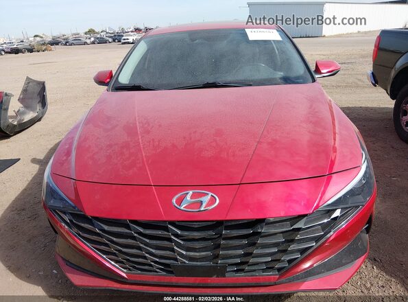 5NPLN4AGXNH057592 2022 HYUNDAI ELANTRA Red Rear interior view