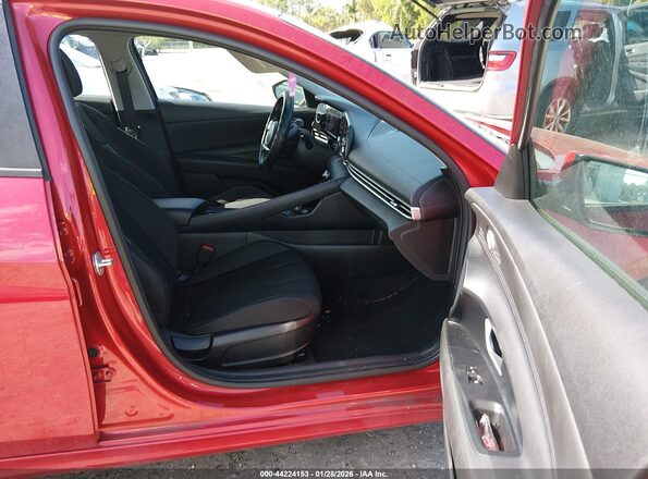 5NPLS4AG4MH016799 2021 HYUNDAI ELANTRA Red Widok wnętrza z przodu
