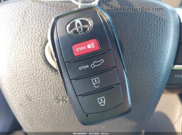 5TDAAAA54TS037751 2026 TOYOTA LIMITED Blue Widok deski rozdzielczej