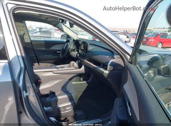 5TDAAAB51SS090064 2025 TOYOTA GRAND HIGHLANDER Gray Widok wnętrza z przodu