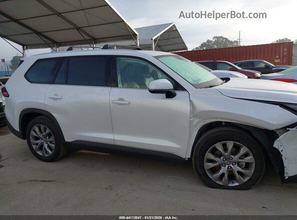 5TDAAAB5XSS071609 2025 TOYOTA LIMITED White Вид задньої частини салону