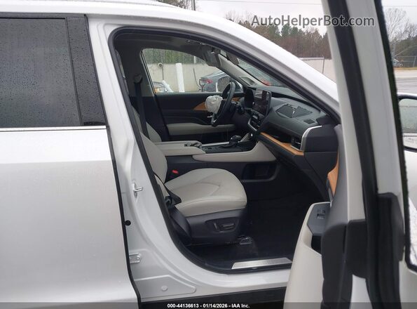 5TDAAAB5XSS096185 2025 TOYOTA GRAND HIGHLANDER White წინა სალონის ხედი