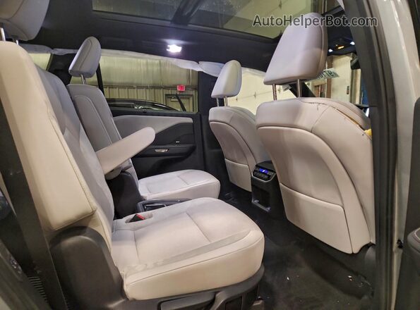5TDAAAB60SS026249 2025 LEXUS TX Silver Vista interior trasera