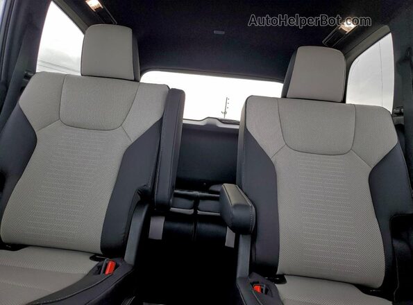 5TDABAB65TS017397 2026 LEXUS TX Silver უკანა სავარძლების ხედი