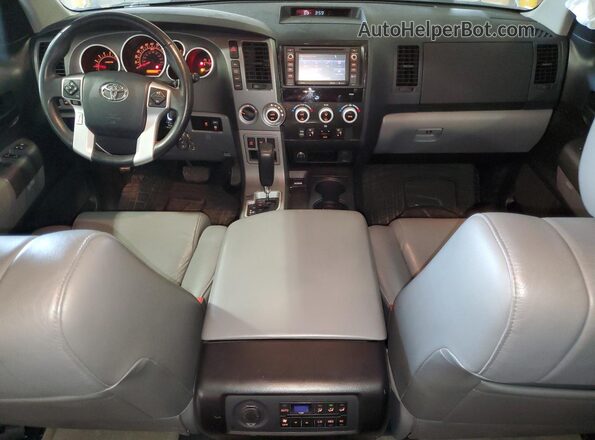 5TDBW5G11HS150758 2017 TOYOTA SEQUOIA Белый Вид панели приборов