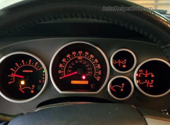 5TDBW5G11HS150758 2017 TOYOTA SEQUOIA Белый Вид щитка приборов