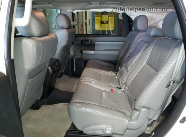 5TDBW5G11HS150758 2017 TOYOTA SEQUOIA Белый Вид задней части салона