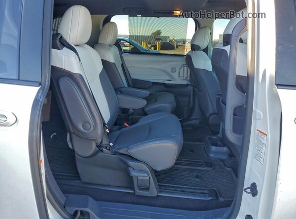 5TDDSKFC1RS136995 2024 TOYOTA SIENNA White 