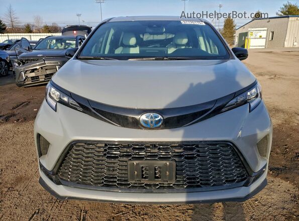 5TDDSKFCXSS157124 2025 TOYOTA SIENNA Серый Вид спереди