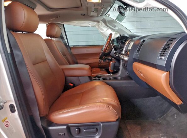 5TDDW5G12JS156261 2018 TOYOTA SEQUOIA Белый Вид салона спереди