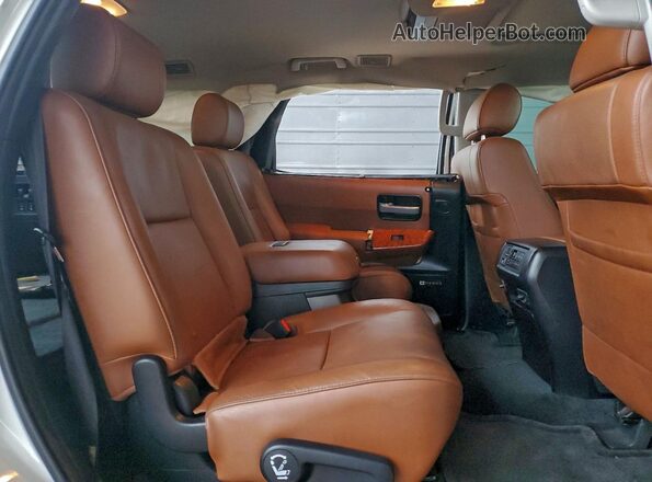 5TDDW5G12JS156261 2018 TOYOTA SEQUOIA Белый Вид задней части салона