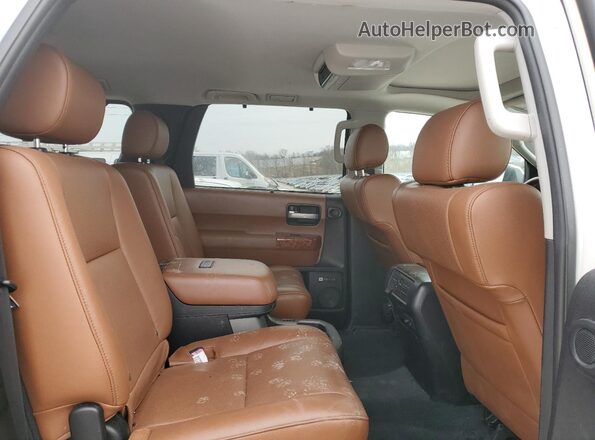 5TDDY5G15JS160928 2018 TOYOTA SEQUOIA Белый Вид задней части салона