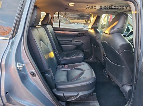 5TDDZRBH7LS020164 2020 TOYOTA LIMITED Blue Rear seats view