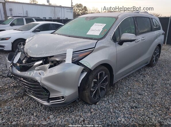 5TDERKEC0SS283560 2025 TOYOTA SIENNA Silver Передня ліва чверть