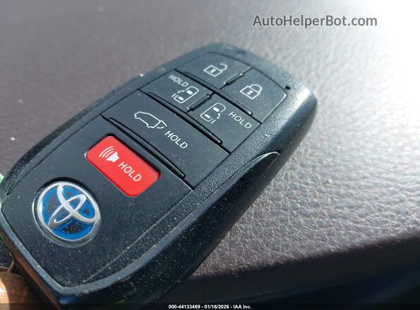 5TDERKEC9MS015772 2021 TOYOTA SIENNA White 