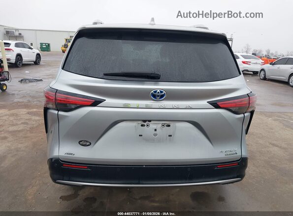 5TDESKFC7MS010282 2021 TOYOTA SIENNA Silver 