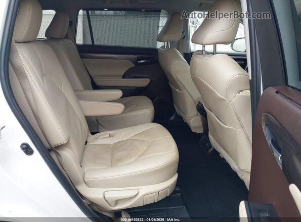 5TDFZRAH5NS130434 2022 TOYOTA HIGHLANDER White 