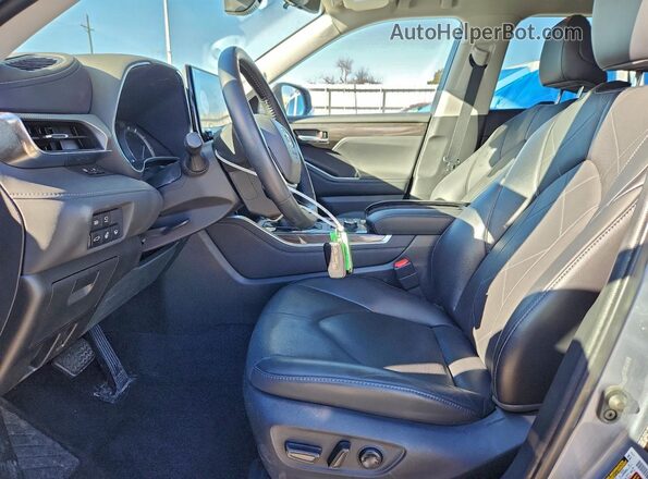 5TDFZRBH5NS183455 2022 TOYOTA HIGHLANDER Silver წინა სალონის ხედი