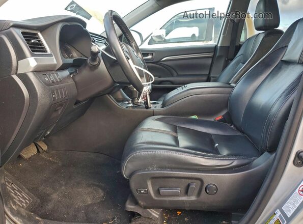 5TDJZRFH0JS819715 2018 TOYOTA HIGHLANDER Silver Вид салону спереду