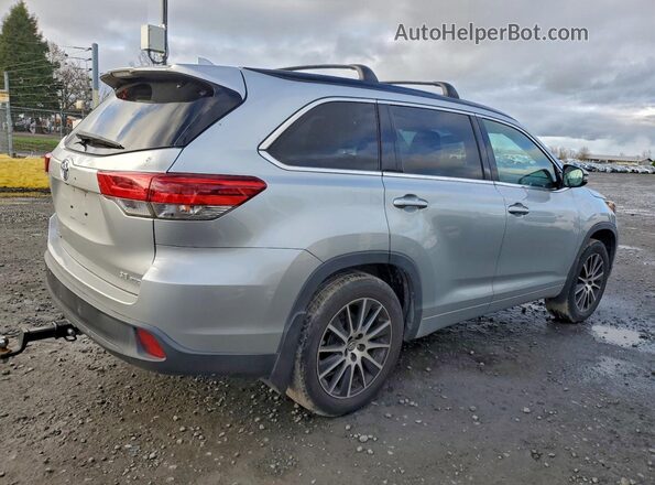5TDJZRFH0JS819715 2018 TOYOTA HIGHLANDER Silver Задня права чверть