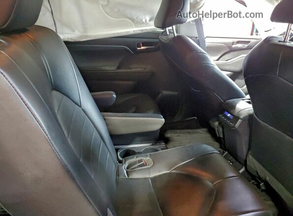 5TDKDRBH1PS021340 2023 TOYOTA HIGHLANDER Black Widok wnętrza z tyłu