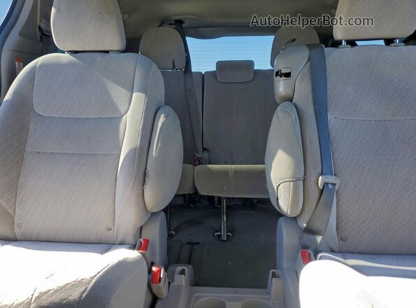 5TDKZ3DC6HS833525 2017 TOYOTA LE Silver Вид задніх сидінь