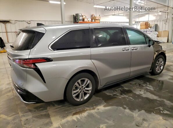 5TDXSKFCXMS001357 2021 TOYOTA SIENNA Серебряный 