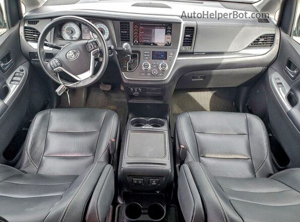5TDXZ3DC0LS070920 2020 TOYOTA SIENNA Белый Вид панели приборов