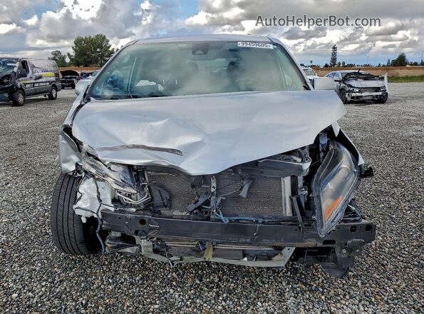 5TDXZ3DC5LS057595 2020 TOYOTA SIENNA Silver Вид спереду