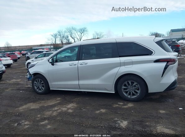 5TDYSKFC9SS156726 2025 TOYOTA LE White სალონის 360-გრადუსიანი ხედი