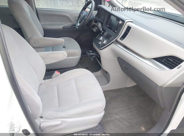 5TDZZ3DC3JS913756 2018 TOYOTA SIENNA White 