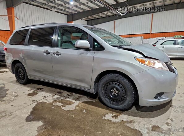 5TDZZ3DC6HS772921 2017 TOYOTA SIENNA Silver 
