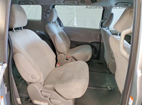 5TDZZ3DC6LS021665 2020 TOYOTA SIENNA Silver Vista interior trasera
